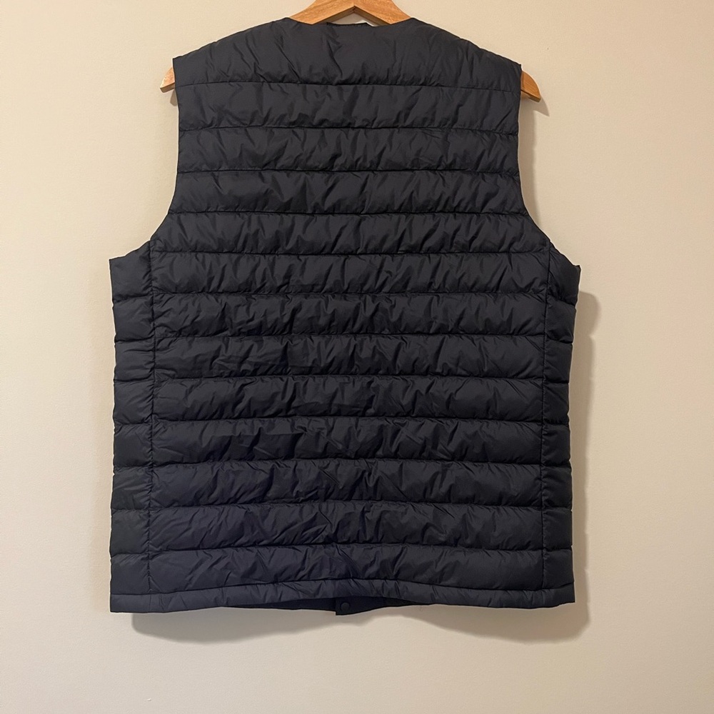 Uniqlo Men's Dark Puffer Vest View 3